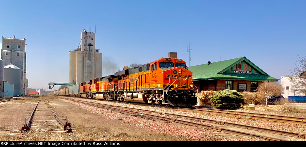 BNSF 6724